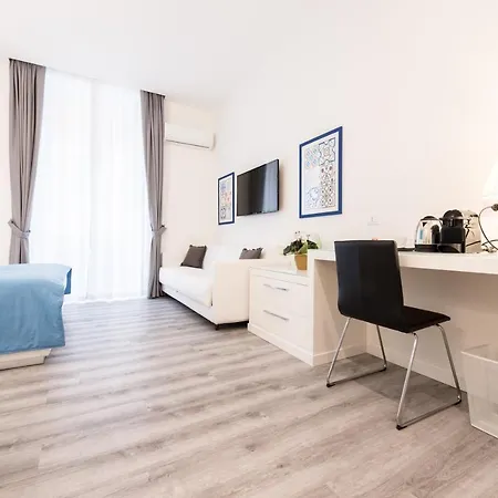Napoliving 4* Неаполь